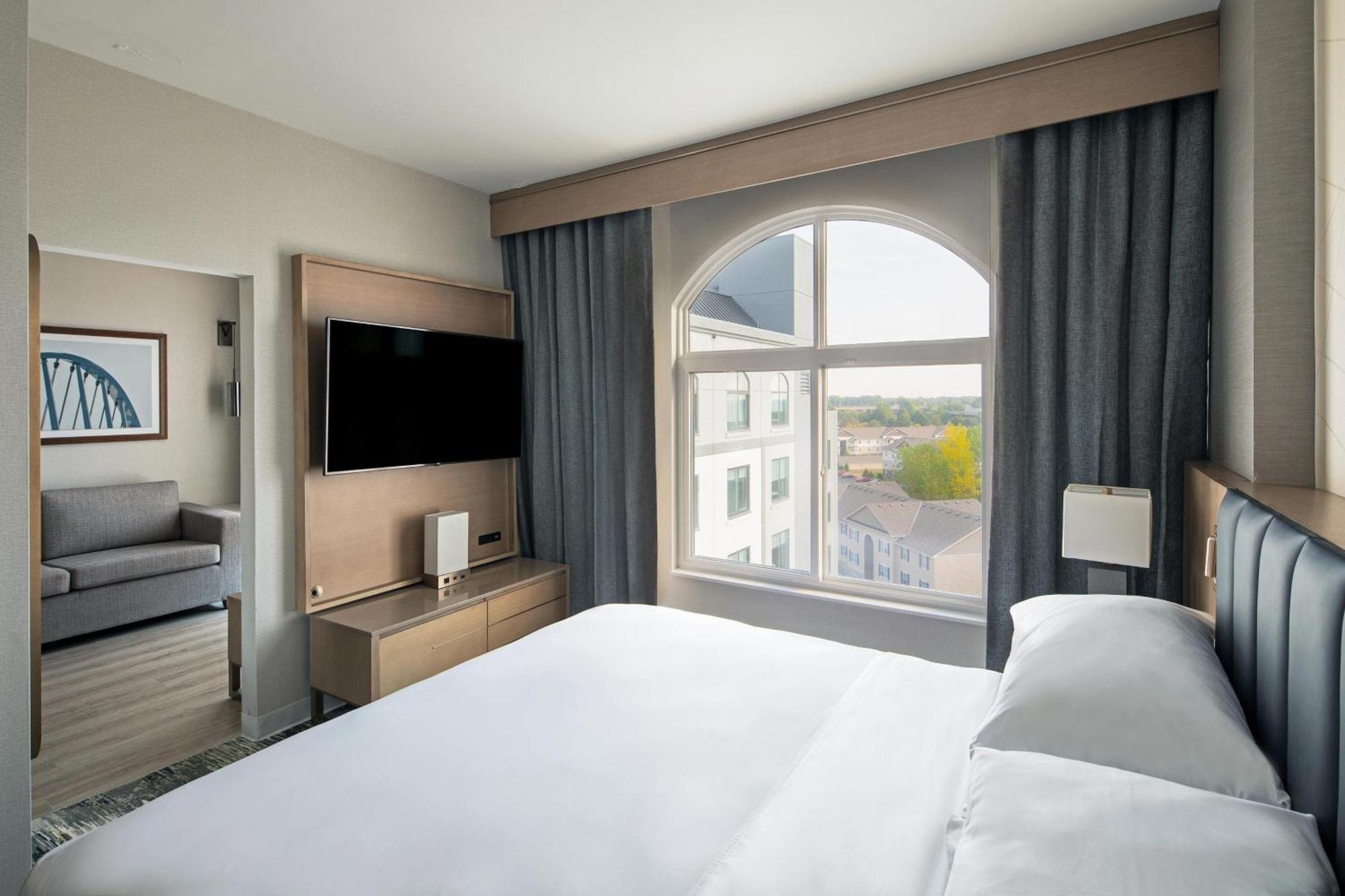 Sheraton Suites Columbus Worthington Екстериор снимка